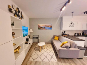 Budapest Flamingo Central Home Stay - Balcony, AC, Downtown